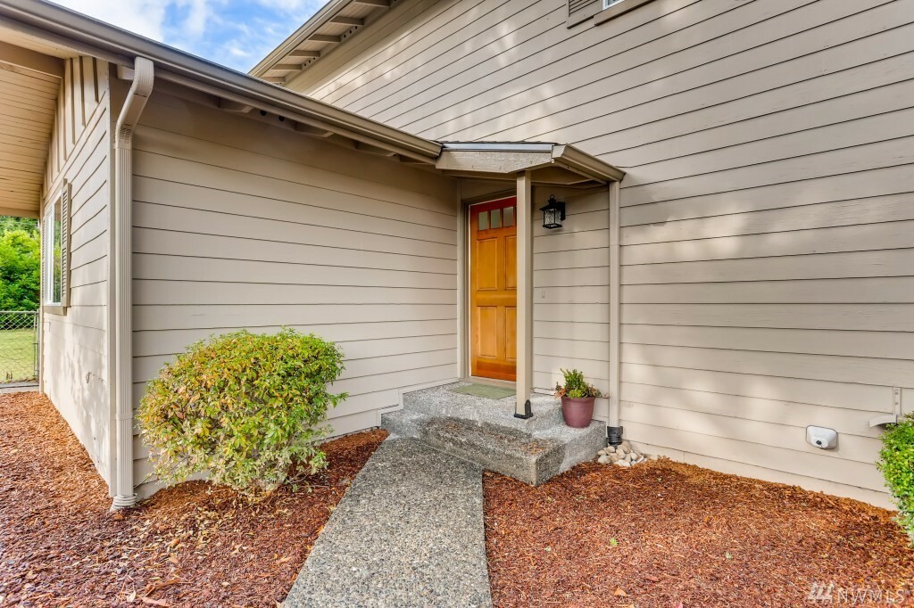 Property Photo:  24408 SE 30th St  WA 98075 