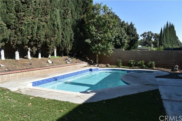 Property Photo:  2543 E Riles Circle  CA 92806 