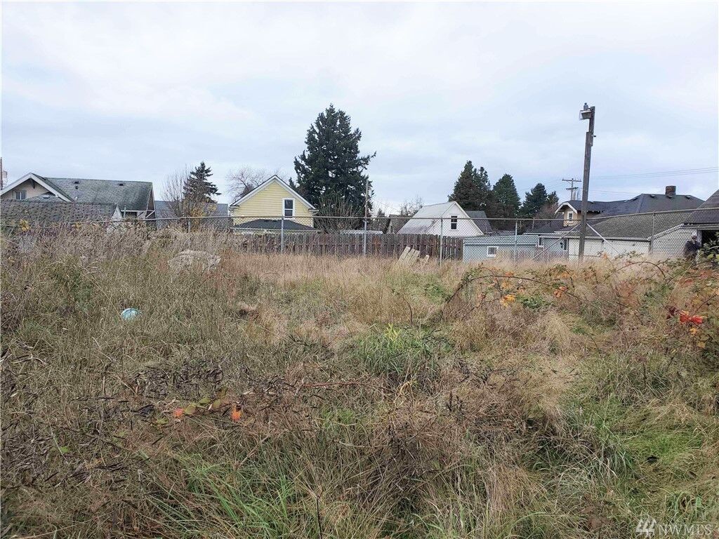 Property Photo:  1214 S Ferry  WA 98405 