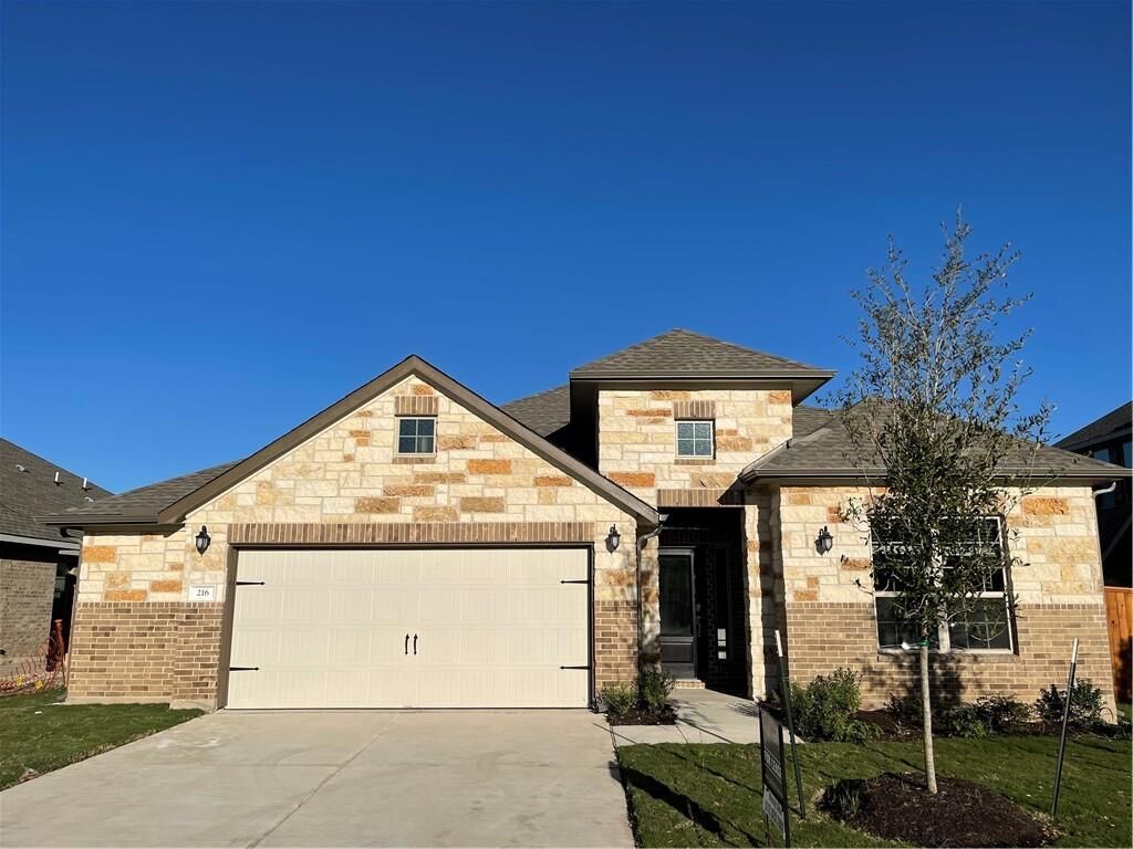 Property Photo: 216 Baralo Street TX 78641