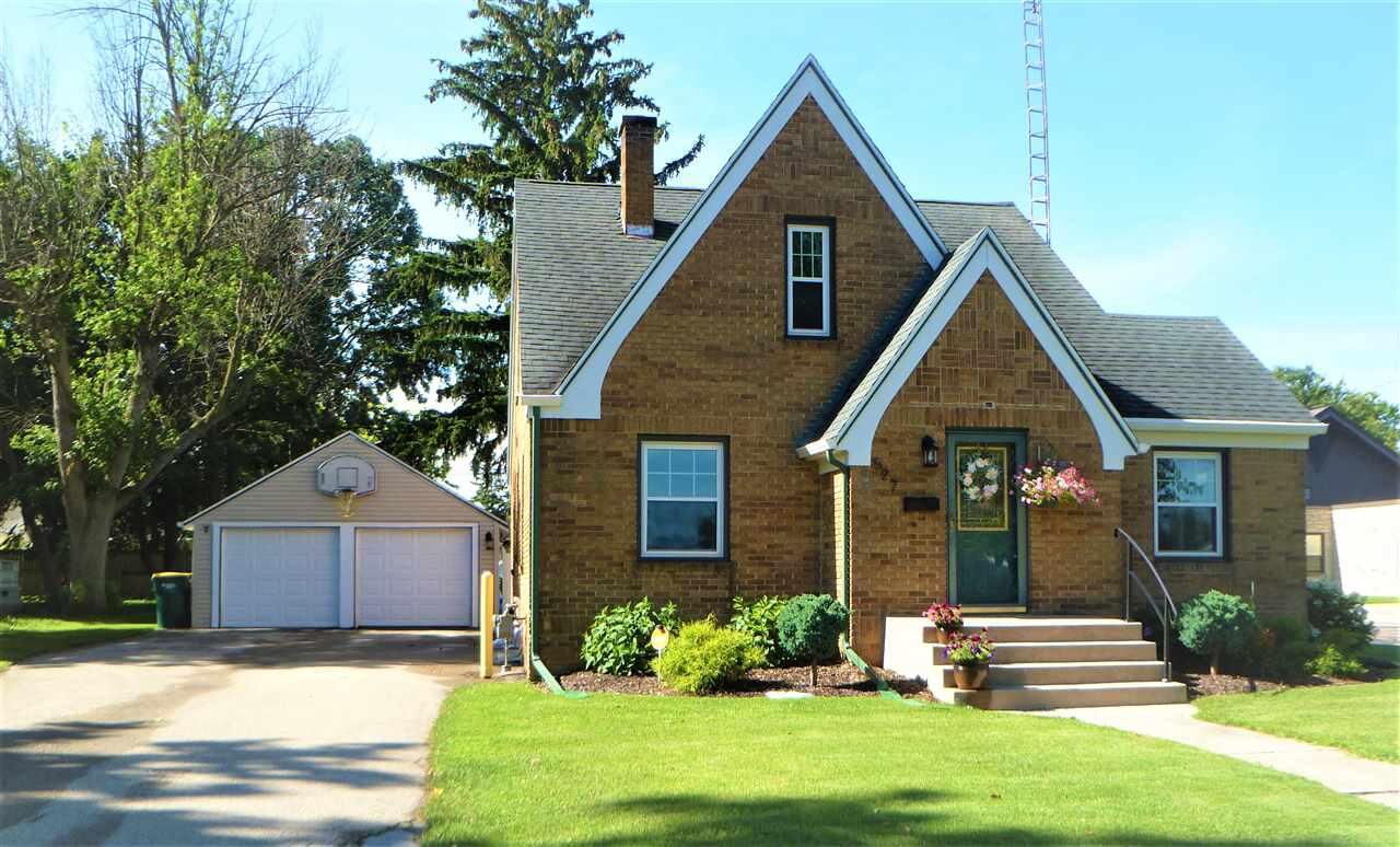Property Photo:  527 West Jefferson St  WI 53963 
