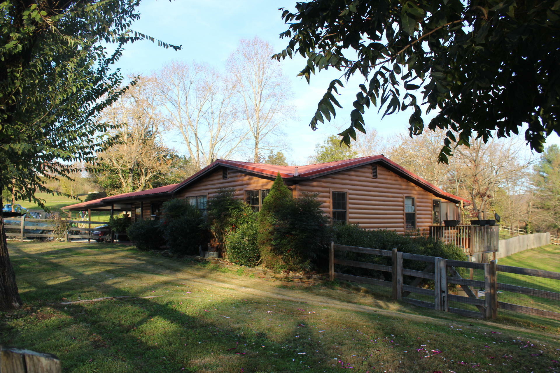 Property Photo:  542 New Clear Branch Rd  TN 37769 