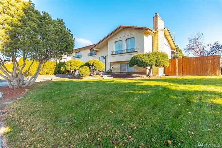 Property Photo:  2219 S Crestmont Drive  WA 98837 