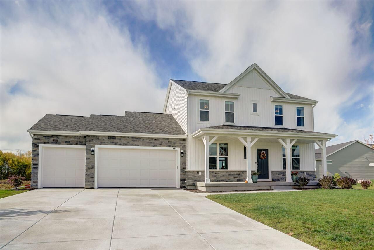 Property Photo:  6647 Wolf Hollow Rd  WI 53598 