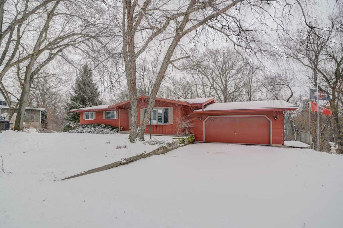 Property Photo:  404 Indian Hills Dr  WI 53594 