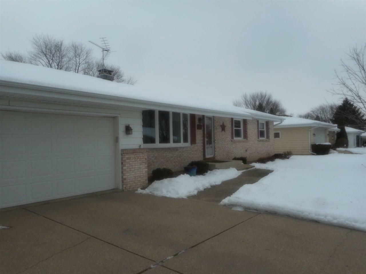 Property Photo:  2208 North Sumac Dr  WI 53545 