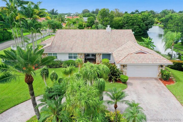 1561 SW 119th Ter  Davie FL 33325 photo