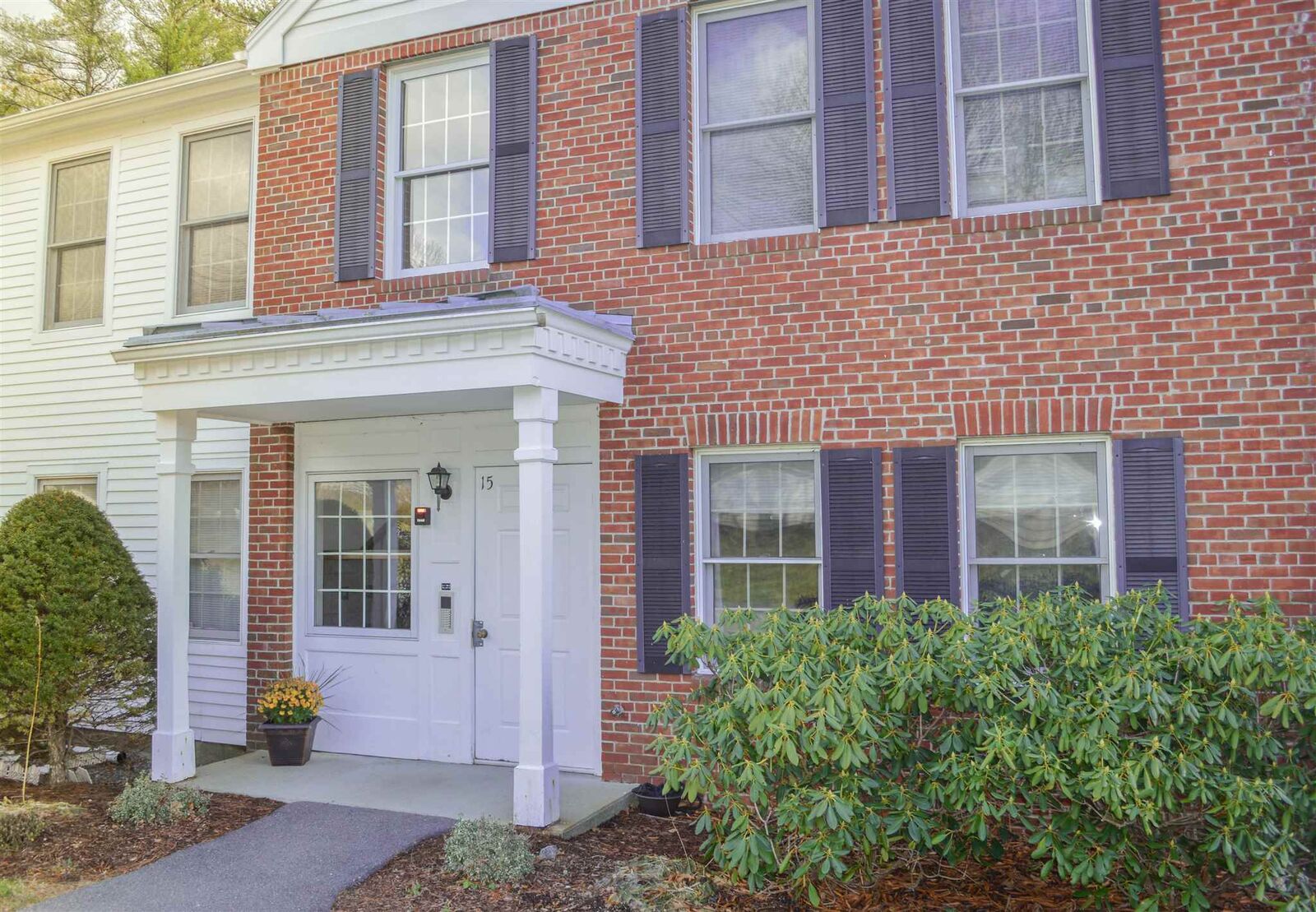 Property Photo: 15 Windsor Court H NH 03431