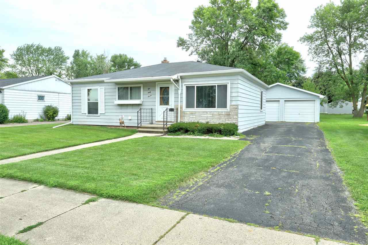 Property Photo:  1047 Sterling Avenue  WI 54956-3133 