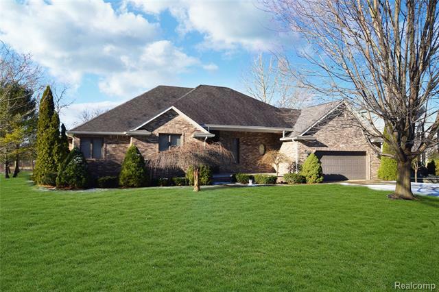 Property Photo:  2231 Ridgemoor Court  MI 48509 