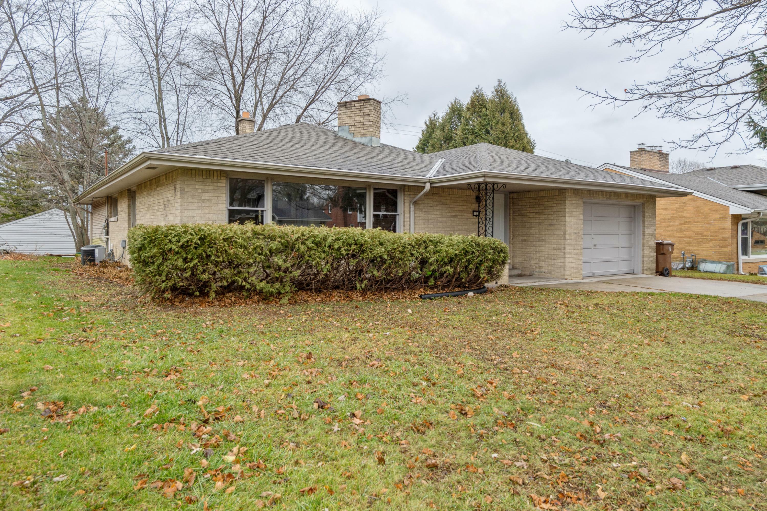 Property Photo:  103 Brookdale Dr  WI 53172 