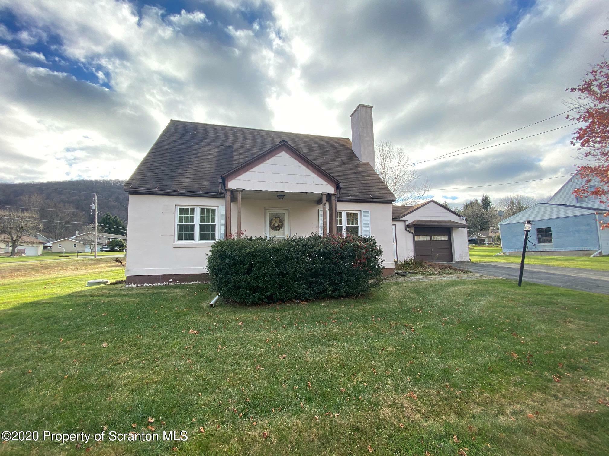 868 Justus Boulevard  Scott Twp PA 18447 photo