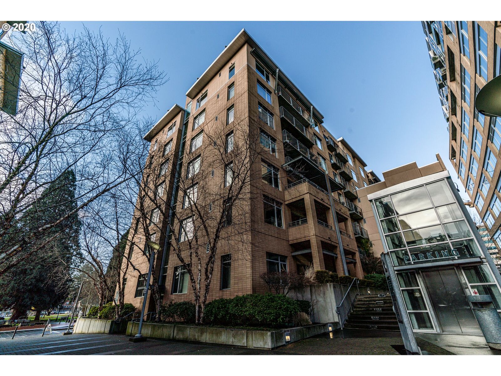 Property Photo: 701 Columbia St 507 WA 98660