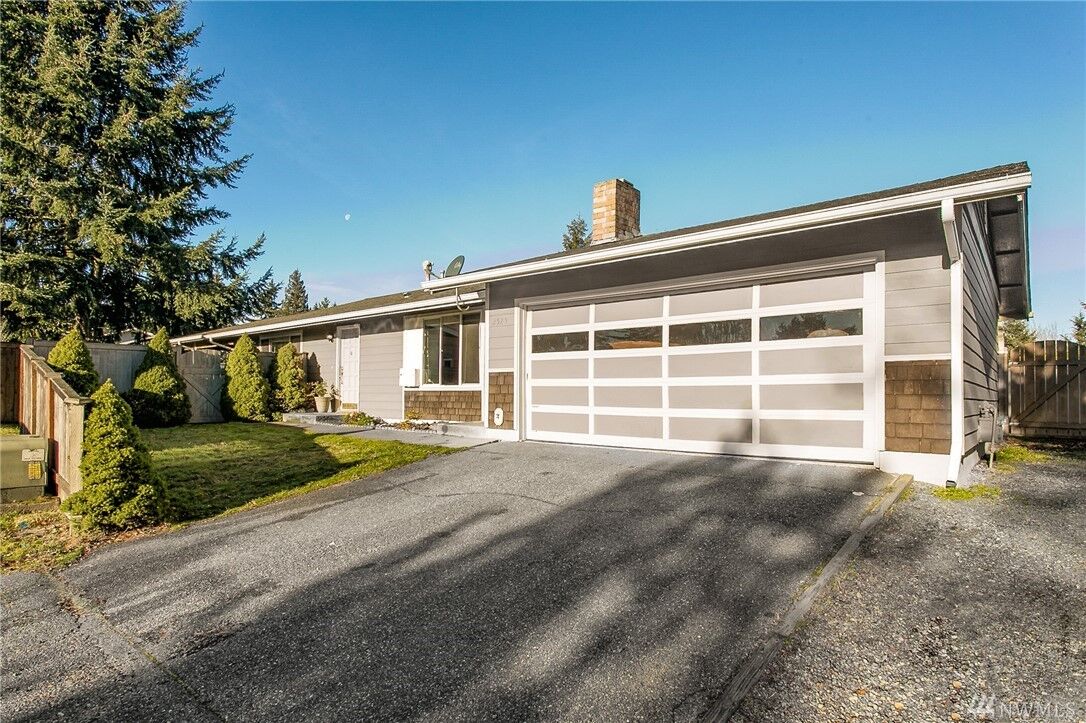 Property Photo:  2525 Platte Ct  WA 98374 