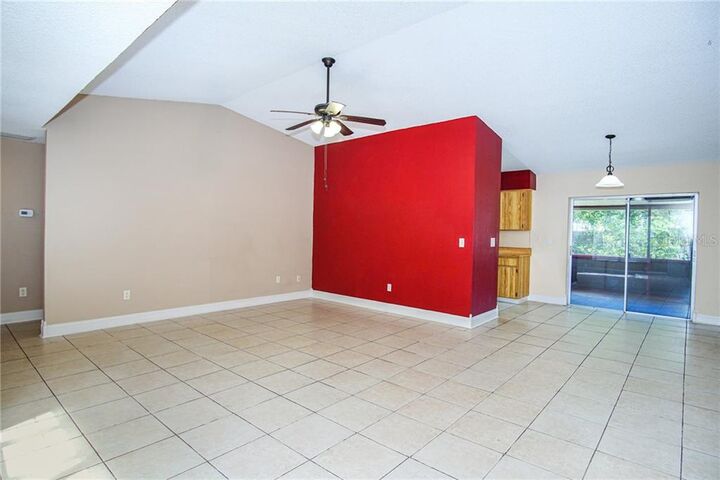 Property Photo: 706 Sunlit Court FL 33511