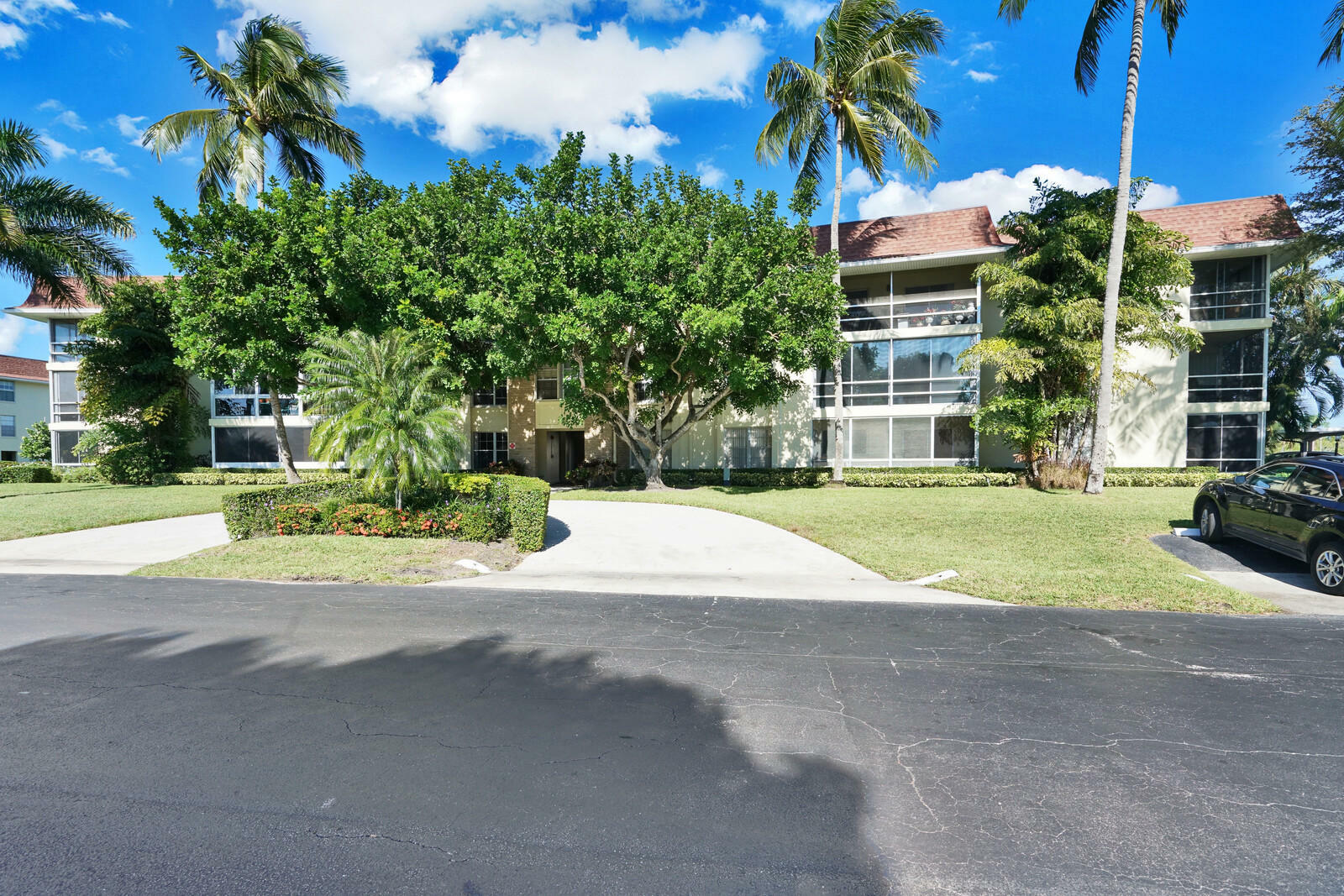 Property Photo: 5520 Tamberlane Circle 312 FL 33418