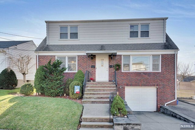 Property Photo:  358 Sanford Avenue  NJ 07071 