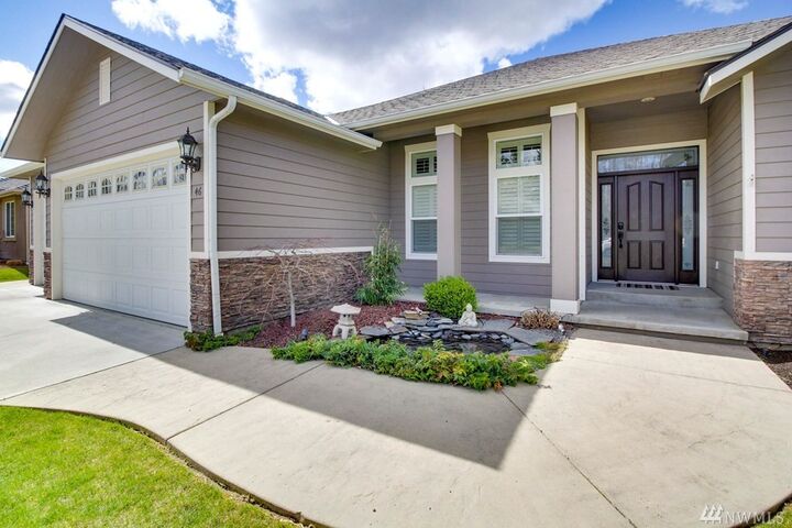 Property Photo:  46 Angelo Place  WA 99362 