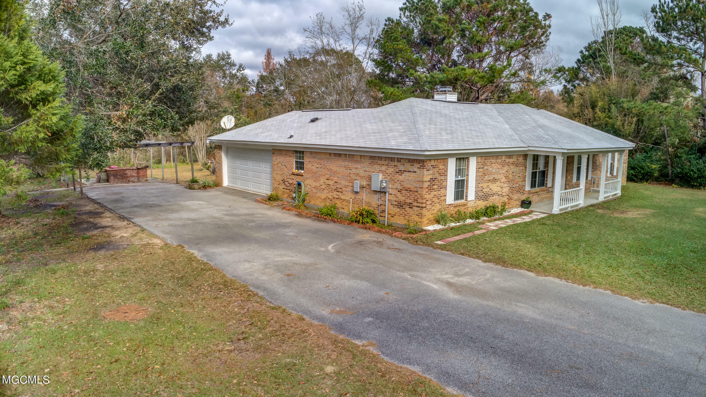 11482 Oaklawn Road  Biloxi MS 39532 photo