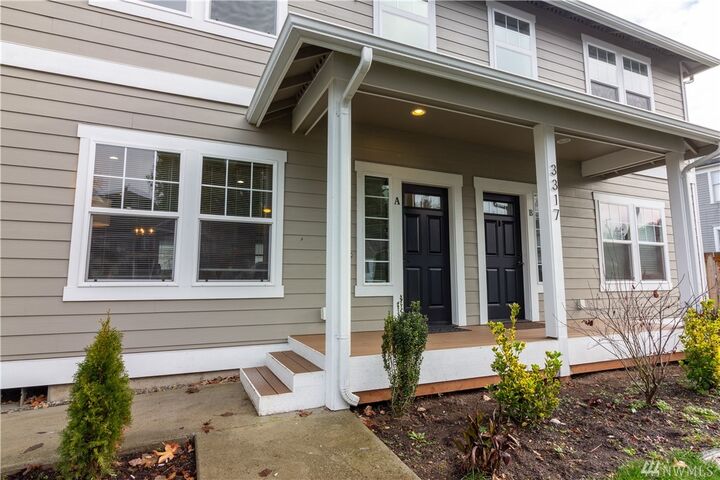 Property Photo: 3317 Rucker Ave A WA 98201