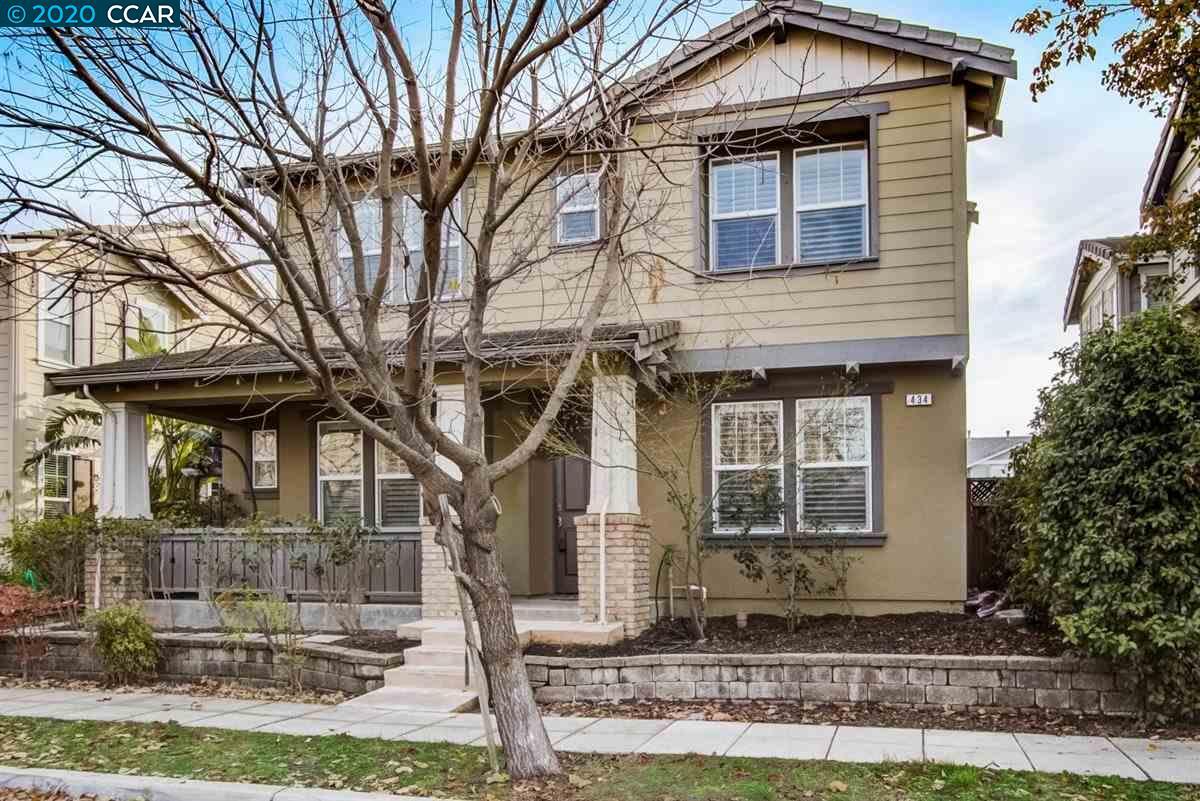 Property Photo: 434 W Moraga St CA 95391