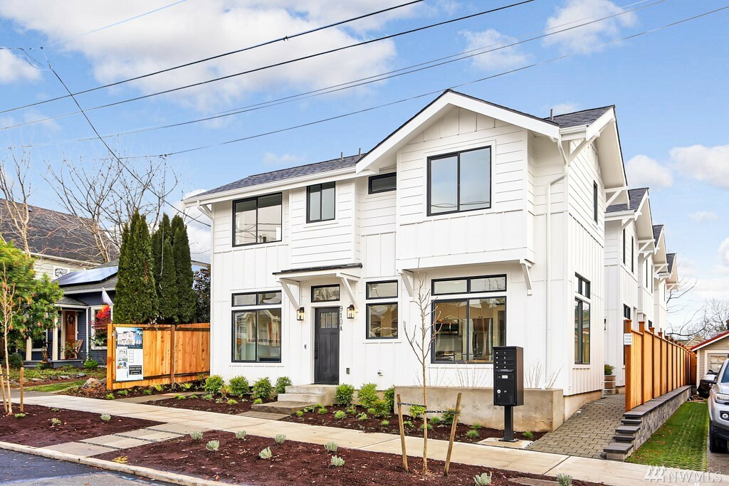 Property Photo: 910 A 24th Ave S WA 98144