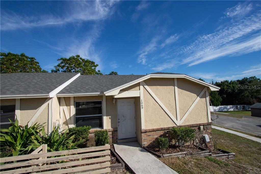 Property Photo:  1069 Woodman Way  FL 32818 