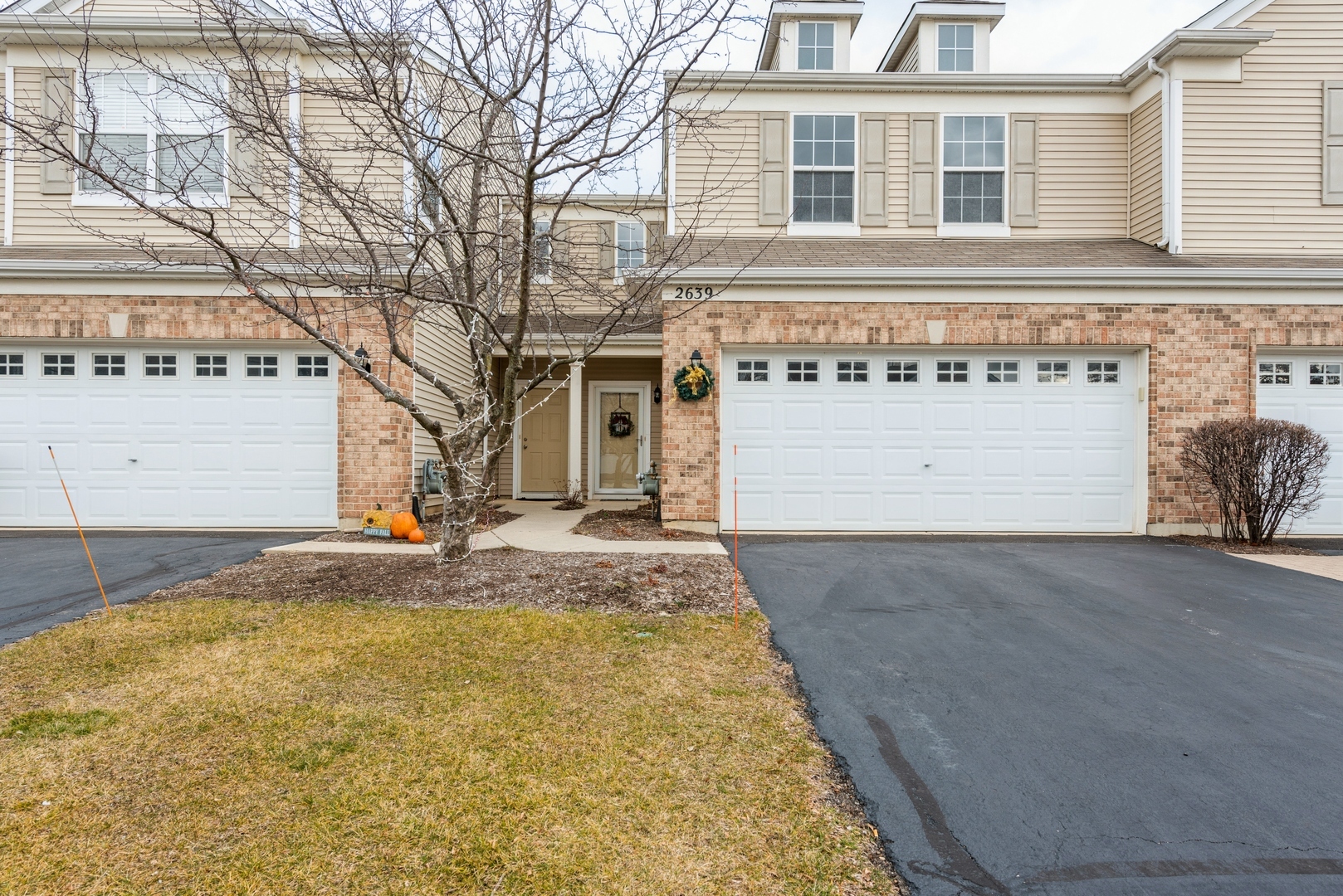 Property Photo:  2639 Evergreen Circle  IL 60050 