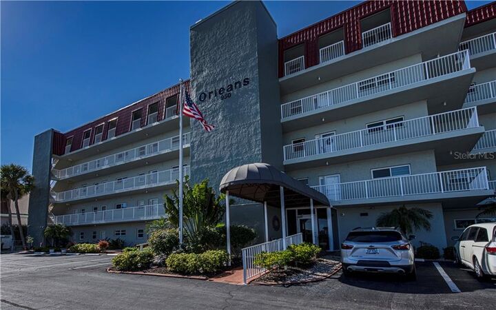 Property Photo:  950 Tarpon Center Drive 402  FL 34285 