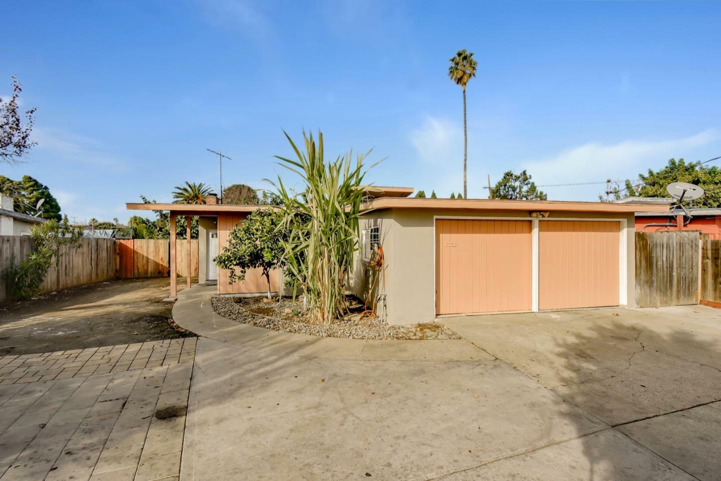 Property Photo: 2867 Illinois Street CA 94303