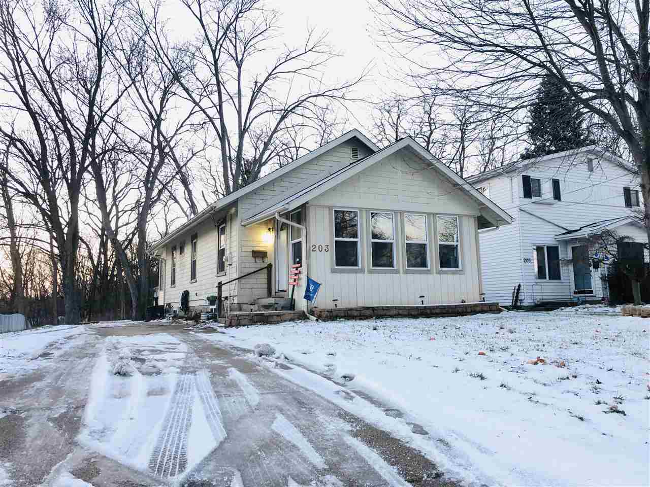 Property Photo:  203 Boman  MI 48433 