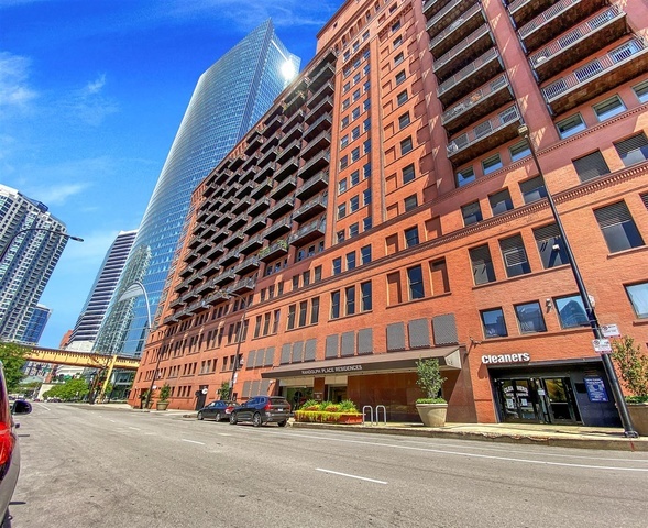 Property Photo: 165 N Canal Street 728 IL 60606