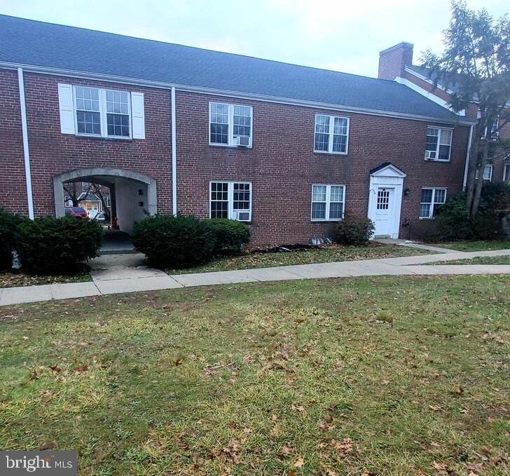 Property Photo:  200 N Maplewood Drive E6  PA 19464 