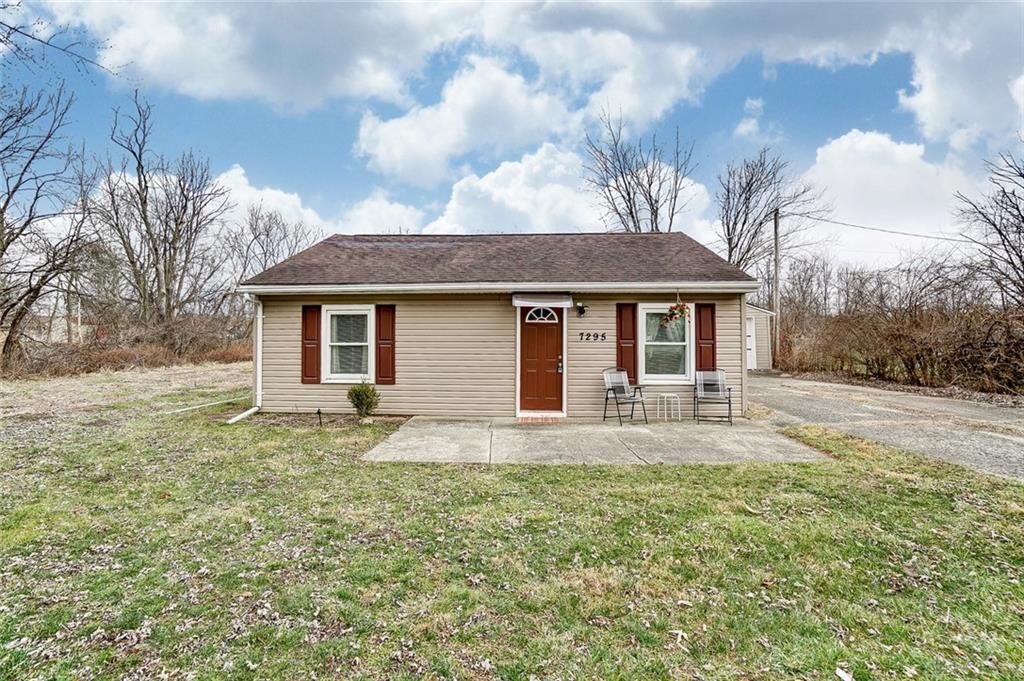 Property Photo: 7295 Meadow Drive OH 45371