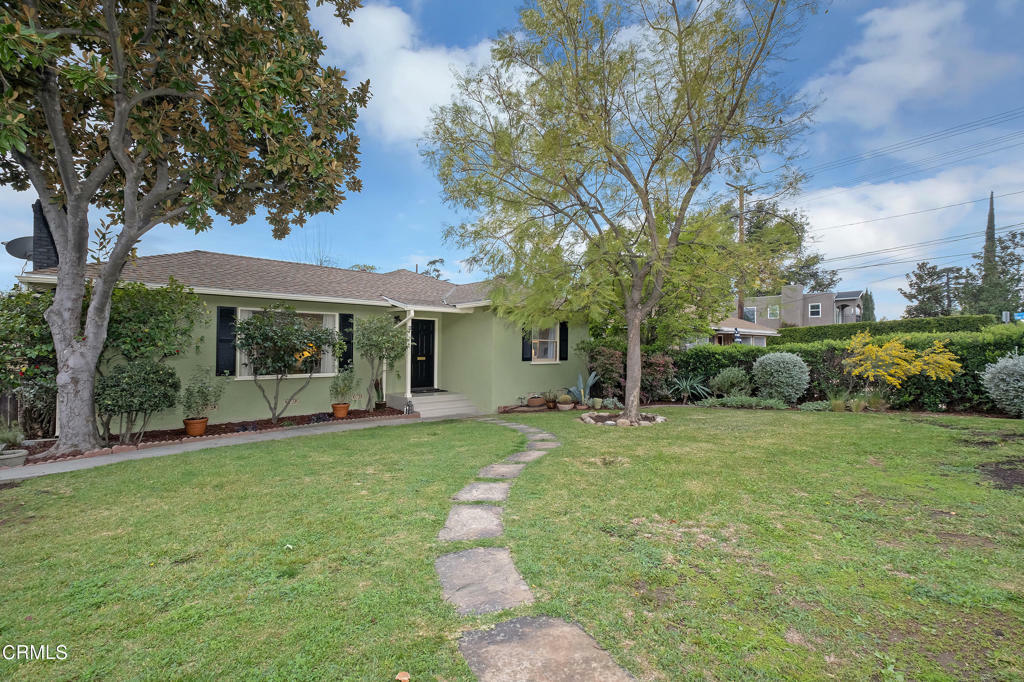 Property Photo: 12 E E Pine Street CA 91001