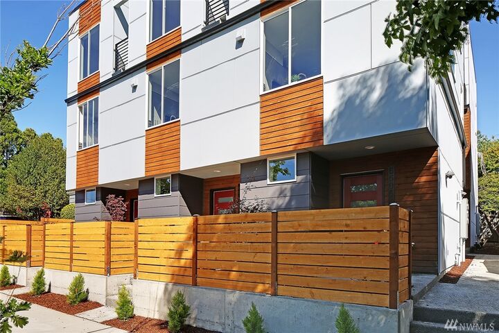 Property Photo: 6508 42nd Ave SW A WA 98136