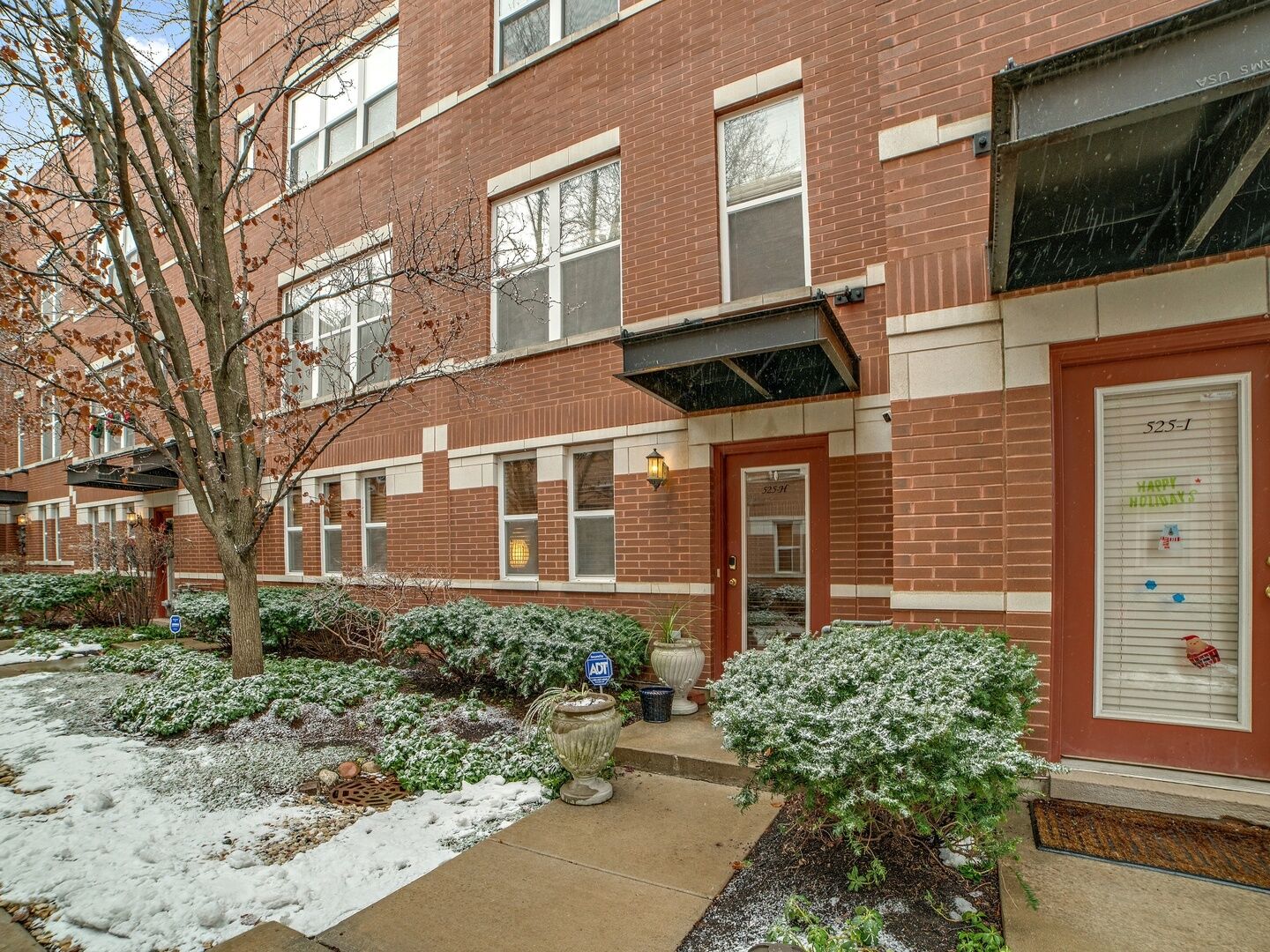 Property Photo: 525 Chicago Avenue H IL 60202