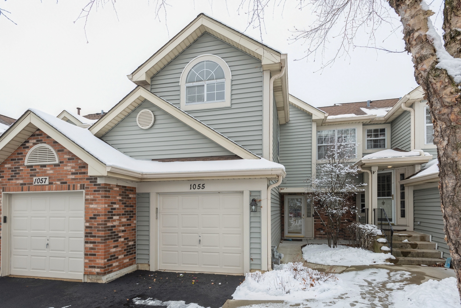 Property Photo: 1055 Rockport Drive IL 60188