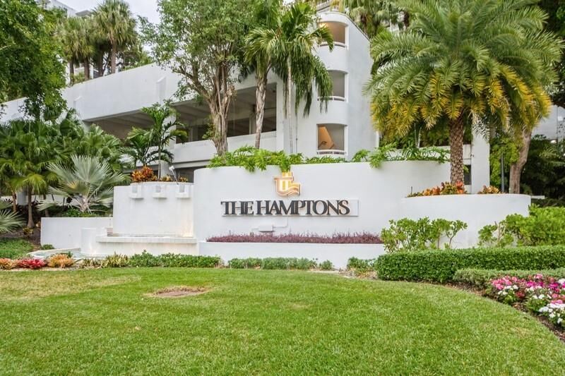 Property Photo: 20281 E Country Club Drive 415 FL 33180