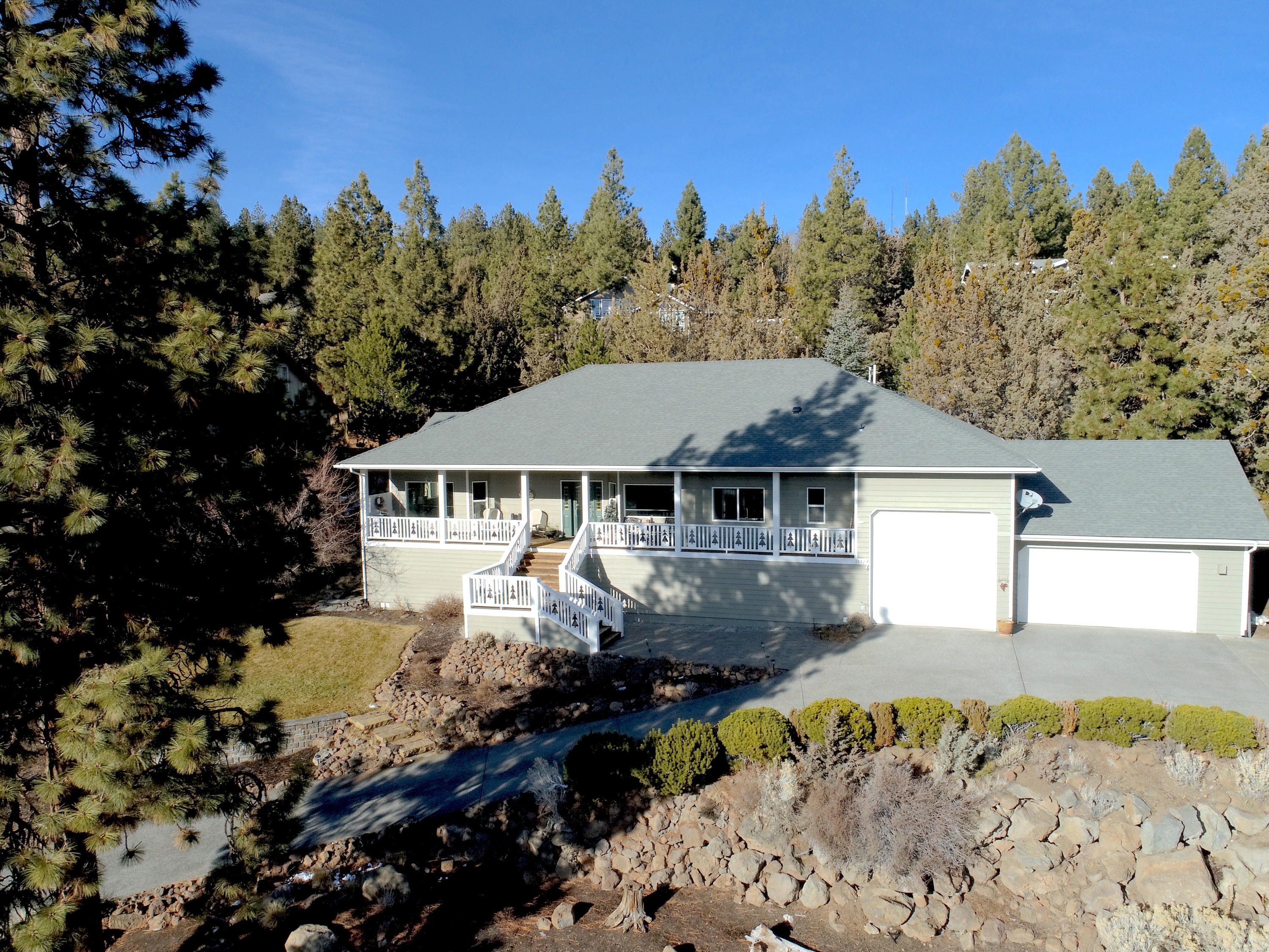 Property Photo: 1532 NW City Heights Drive OR 97703