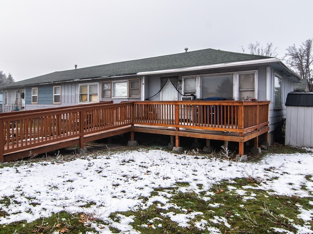 Property Photo: 221 N Broad St WA 99022