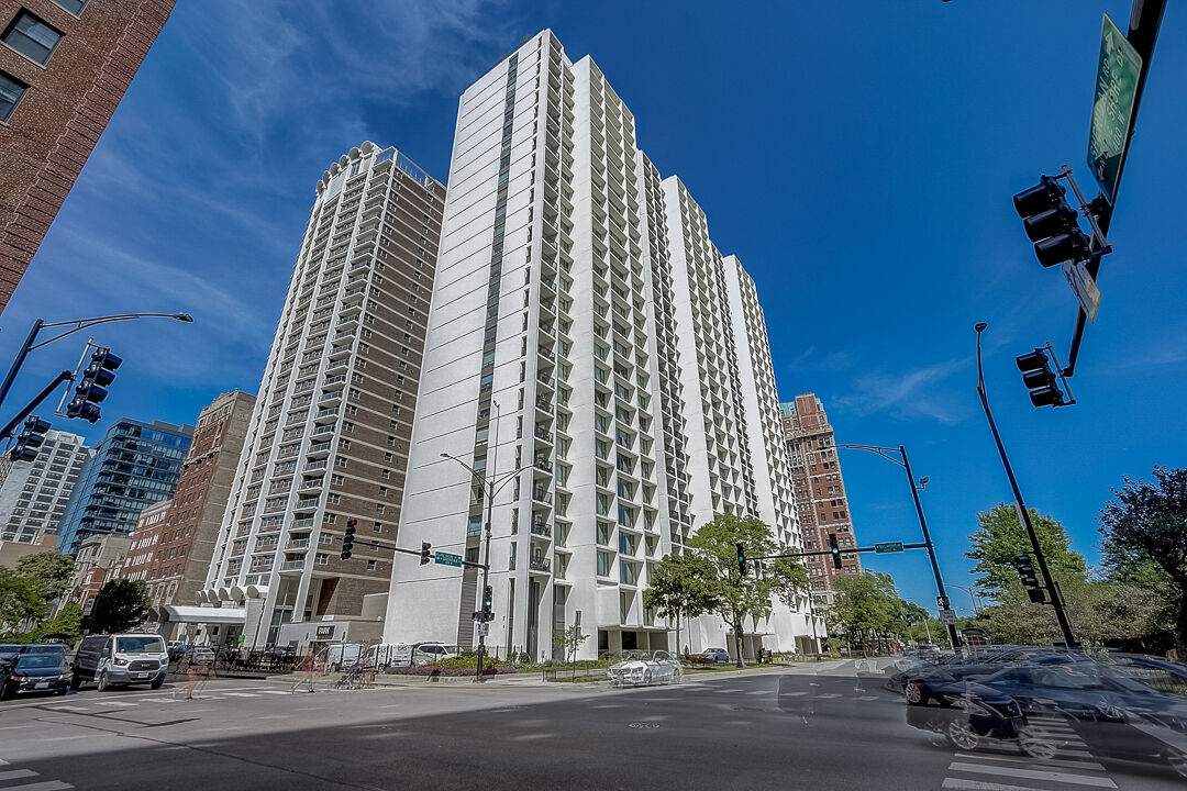 Property Photo:  3200 N Lake Shore Drive 2603  IL 60657 