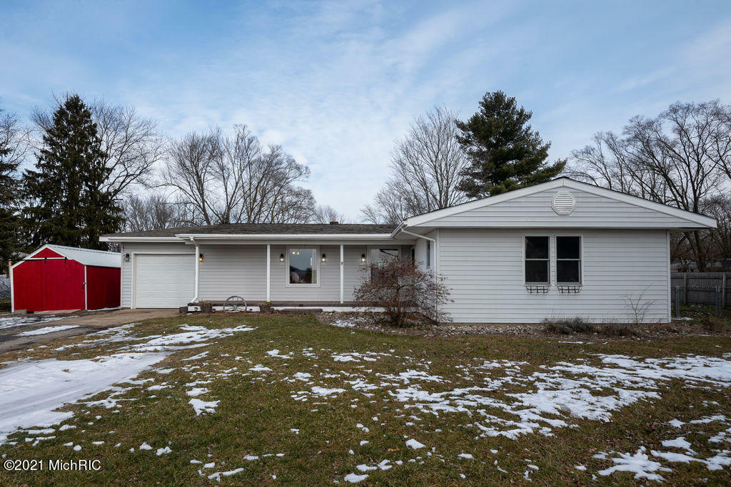 Property Photo:  28692 Middle Crossing Road  MI 49047 