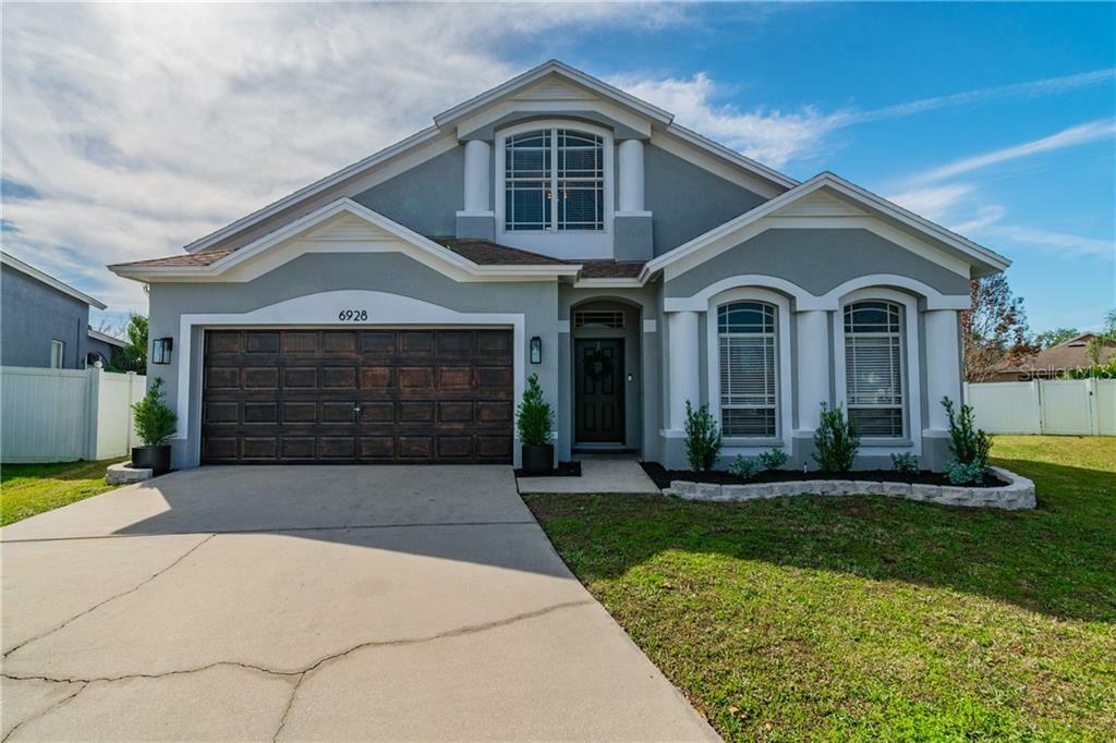 Property Photo: 6928 Bluff Meadow Court FL 33545