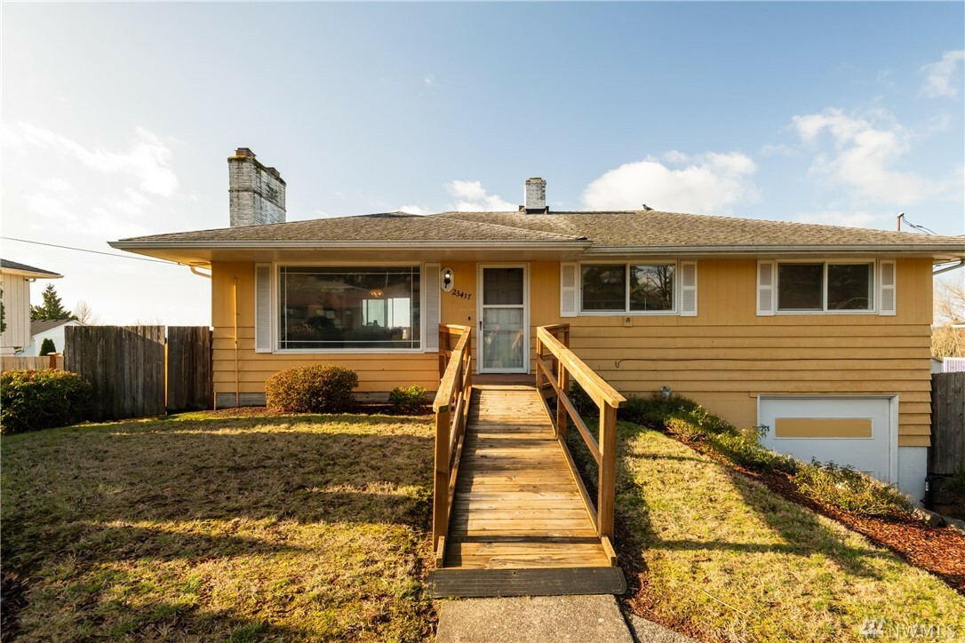 Property Photo:  23417 25th Ave S  WA 98198 