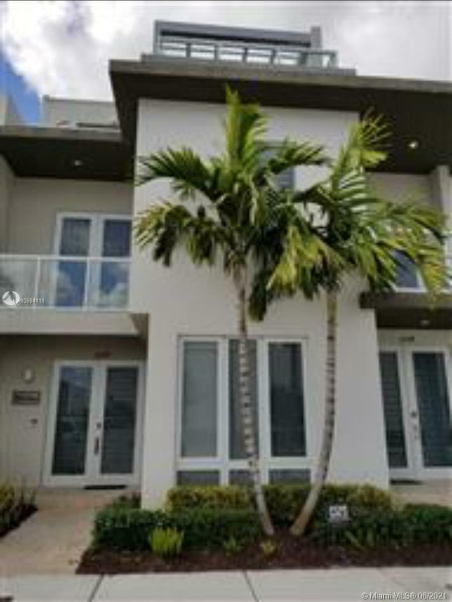 Property Photo:  6348 NW 104th Ct 6348  FL 33178 