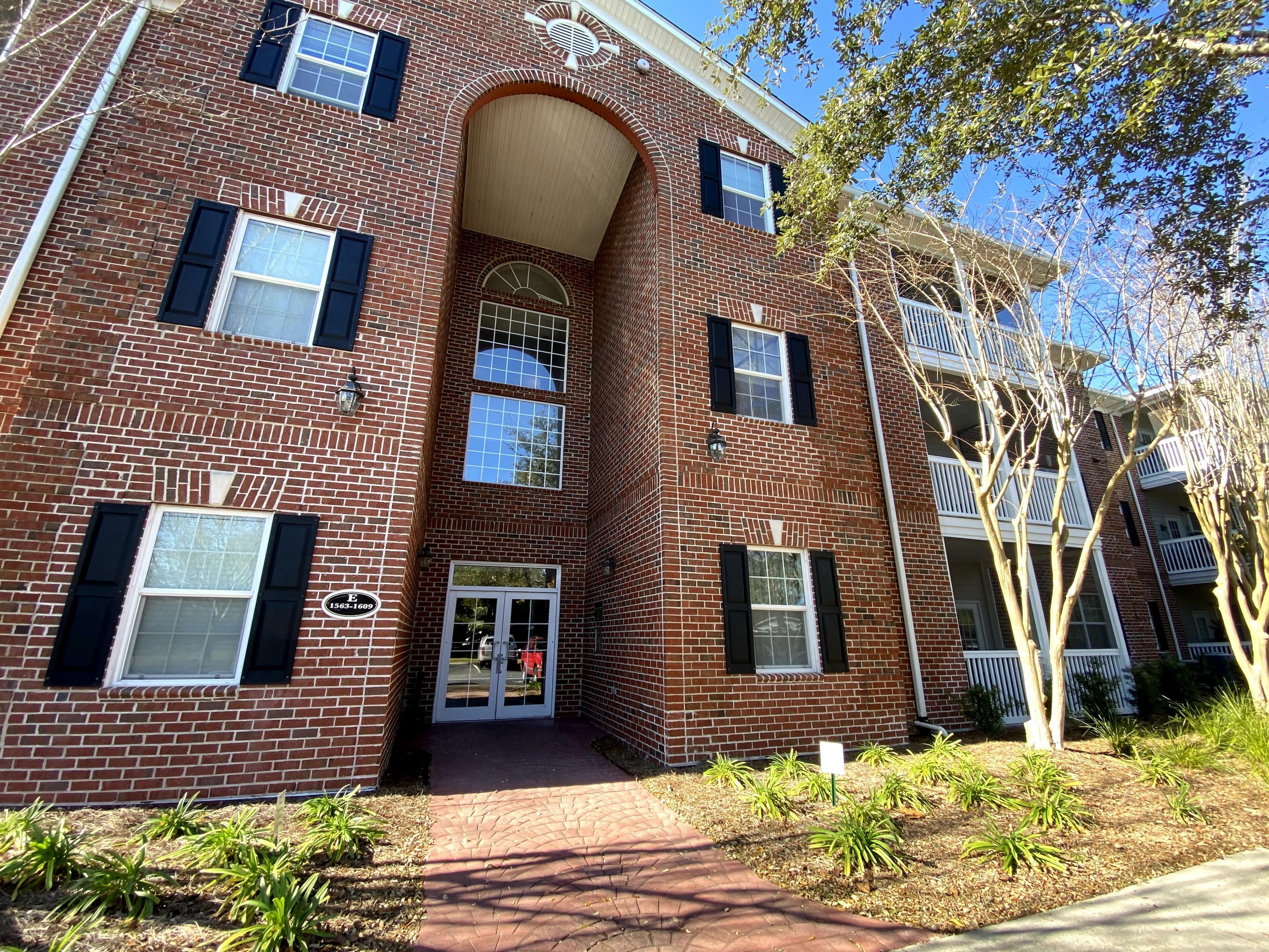 Property Photo: 1607 Cambridge Lakes Drive SC 29464