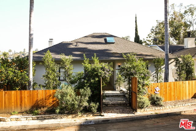 Property Photo:  2394 Kenilworth Ave  CA 90039 