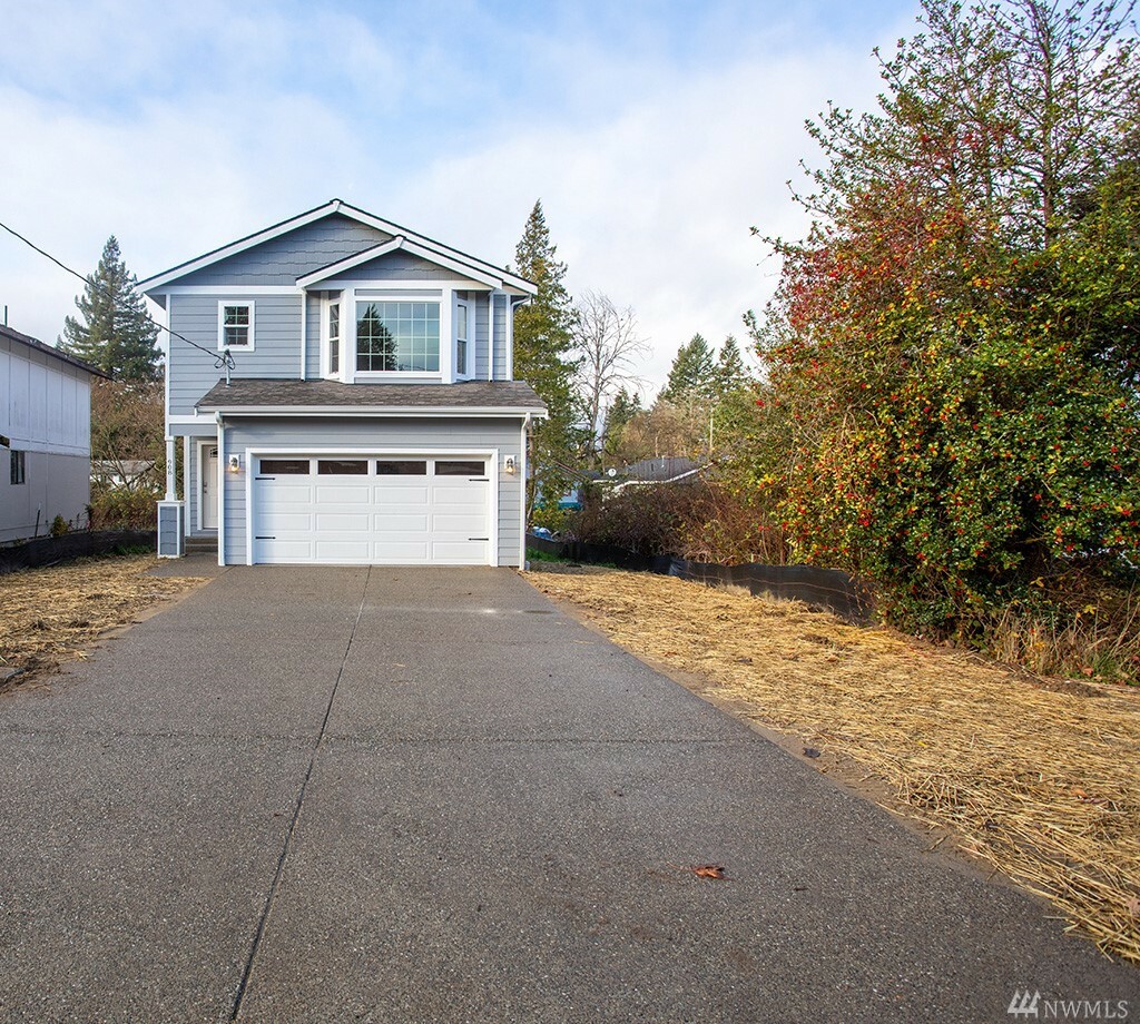 Property Photo:  908 Austin Ave  WA 98366 