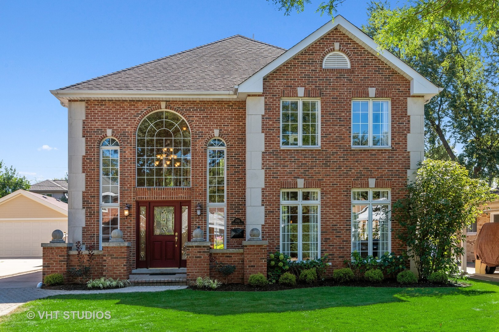 Property Photo:  1701 S Ashland Avenue  IL 60068 